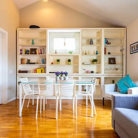 Classy Milanese Near Sforza Castle Апартаменты *