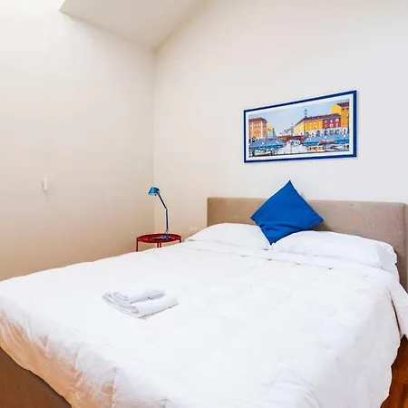 Апартаменты Classy Milanese Near Sforza Castle Милан