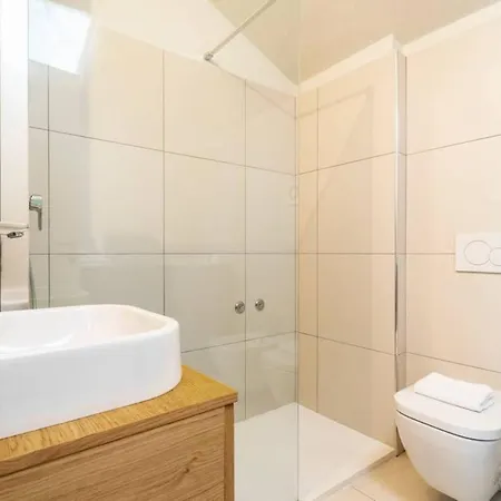 Classy Milanese Near Sforza Castle Апартаменты Милан