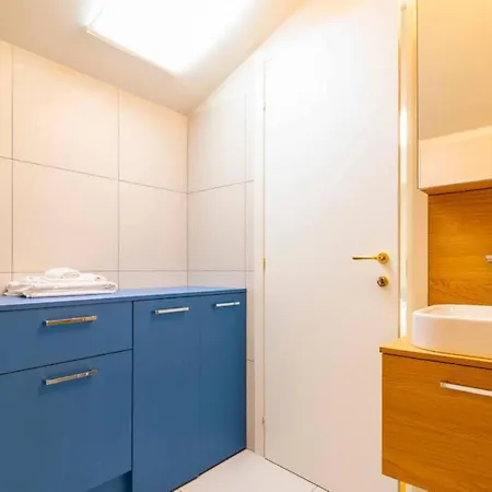 Апартаменты Classy Milanese Near Sforza Castle Милан