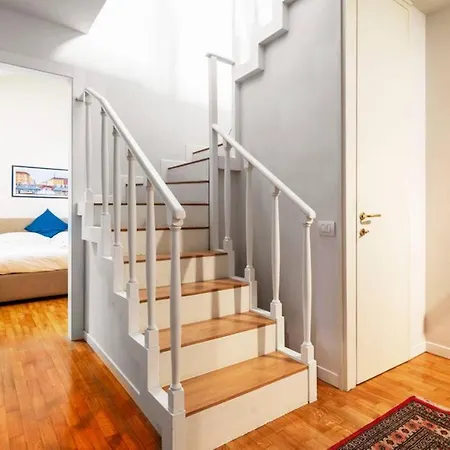 Classy Milanese Near Sforza Castle Милан
