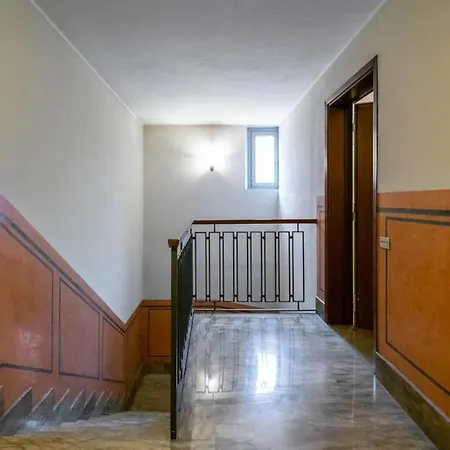Classy Milanese Near Sforza Castle Апартаменты *