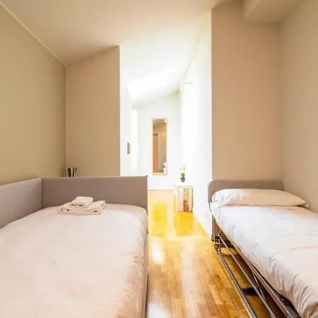 Classy Milanese Near Sforza Castle Апартаменты *
