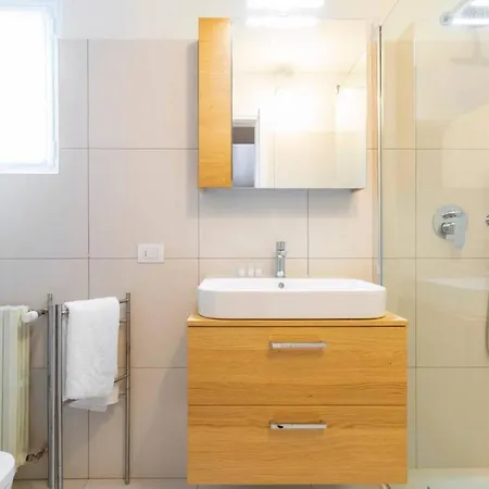 Classy Milanese Near Sforza Castle Апартаменты *