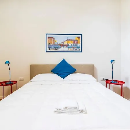 Апартаменты Classy Milanese Near Sforza Castle Милан